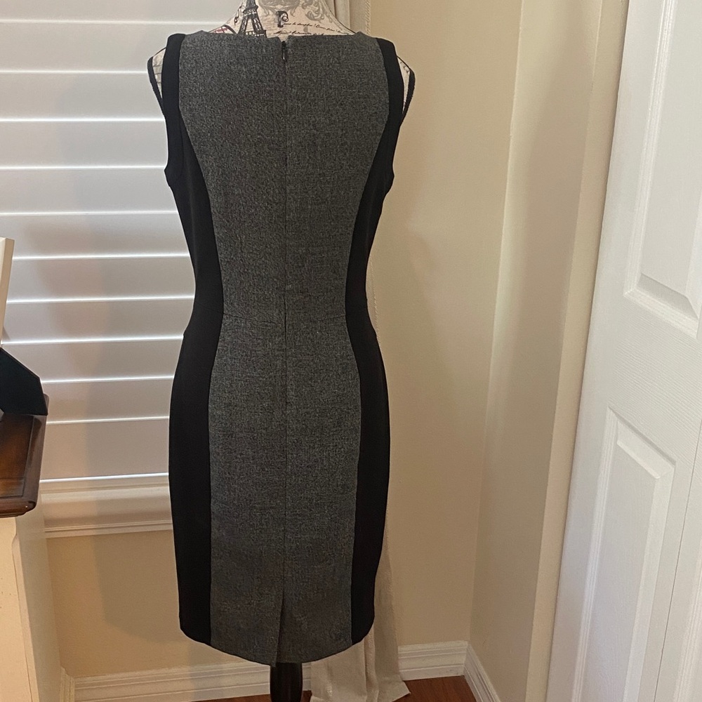 White House Black Market Colorblock Sheath Dress Size 2 Gray & Black Dress - Picture 4 of 10